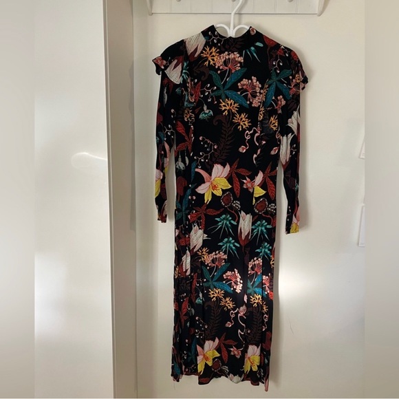 SOLD- H&M floral dress - Picture 2 of 3